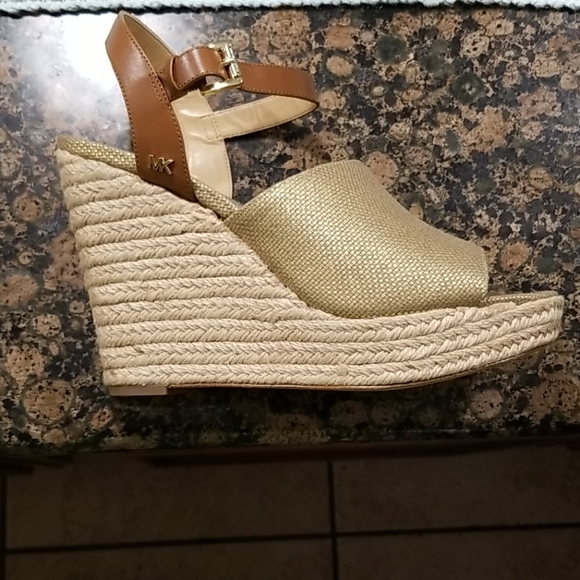 Michael Kors wedges - Picture 1 of 3